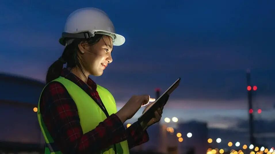 woman auditing energy